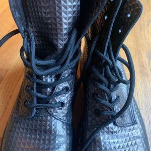 Dr. Martin Pascal Metallic Boot